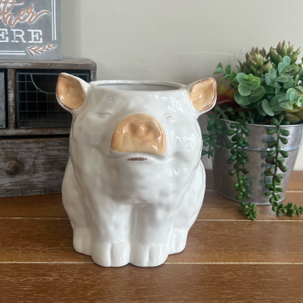 New White Farmhouse Ceramic Decorative Pig Crock